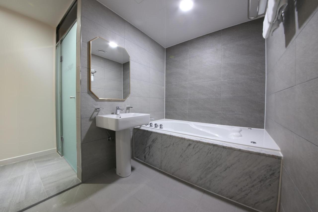 2Night Business Hotel Jeonju Eksteriør bilde